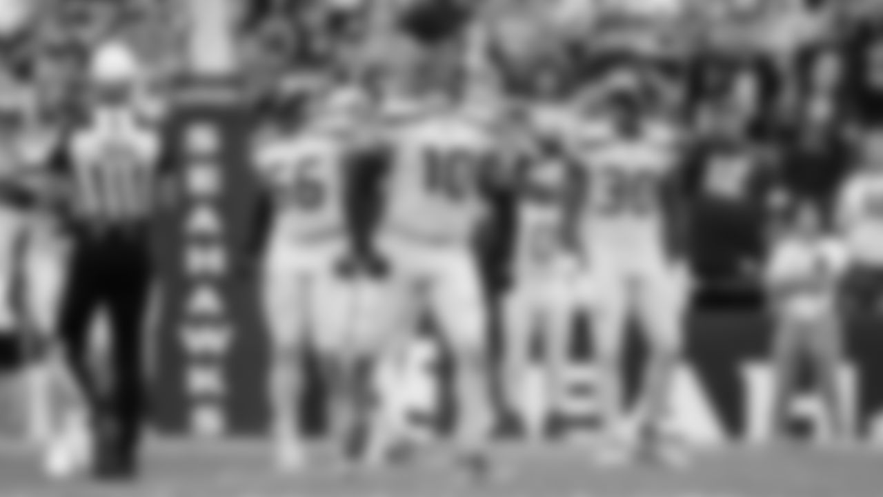 The best photos of Seahawks linebacker Uchenna Nwosu from the 2022 season.
