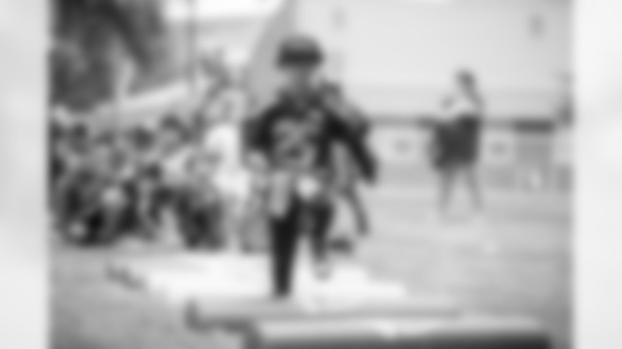 Seahawks-12-Tour-20220617_14-10-31_1950