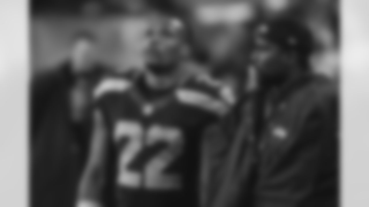 [December 11, 2005]: Seahawks 41- 49ers 3San Francisco 49ers' Shawntae Spencer, left, pushes Seattle Seahawks' Joe Jurevicius out of bounds on a first quarter pass reception, Sunday, Dec. 11, 2005, in Seattle. (AP Photo/Elaine Thompson)