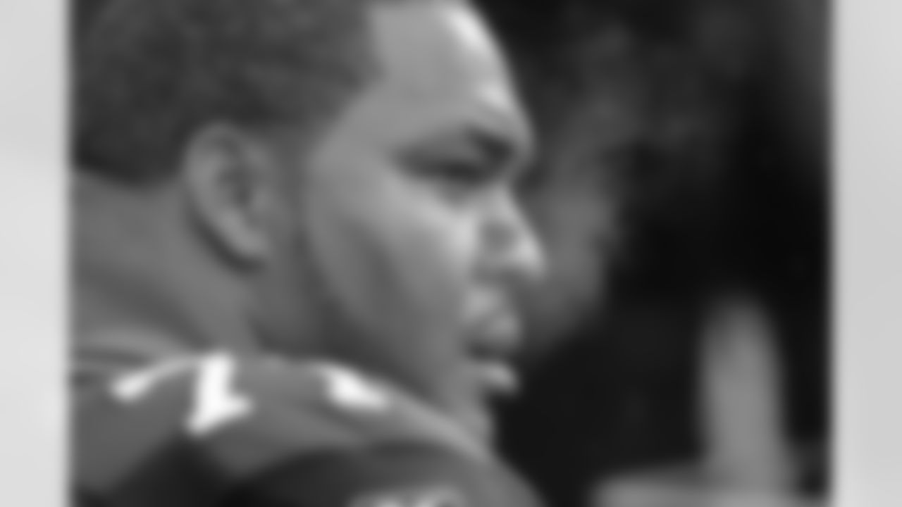 All-Pro tackle Walter Jones