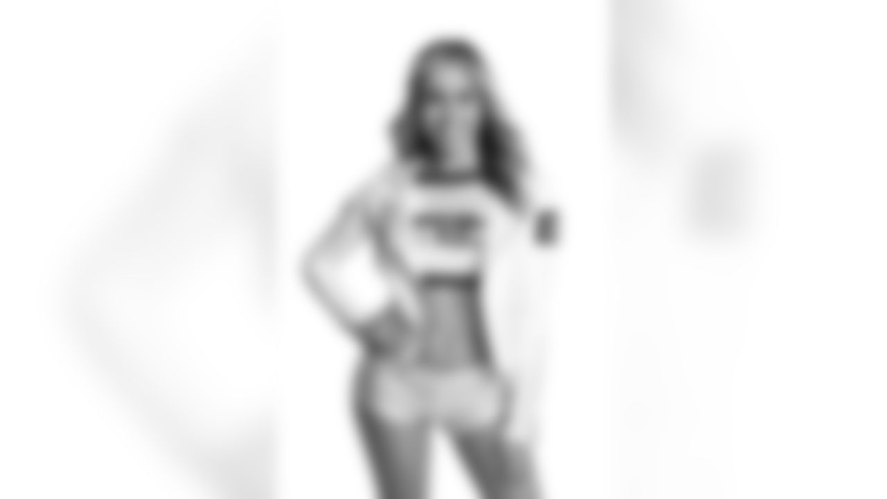 Seahawks Dancer Brianna has glamour shots taken prior to the 2021 season.