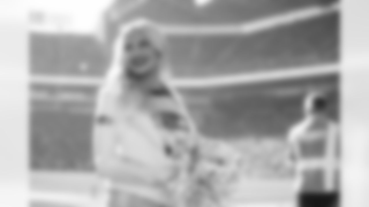 20221016_ARIvsSEA_Dancers_POTTER-8868