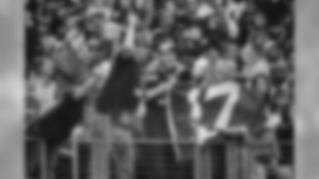 The 12s were once again well-represented on the road, filling AT&T Stadium with 12 flags, Seahawks jerseys and noise.