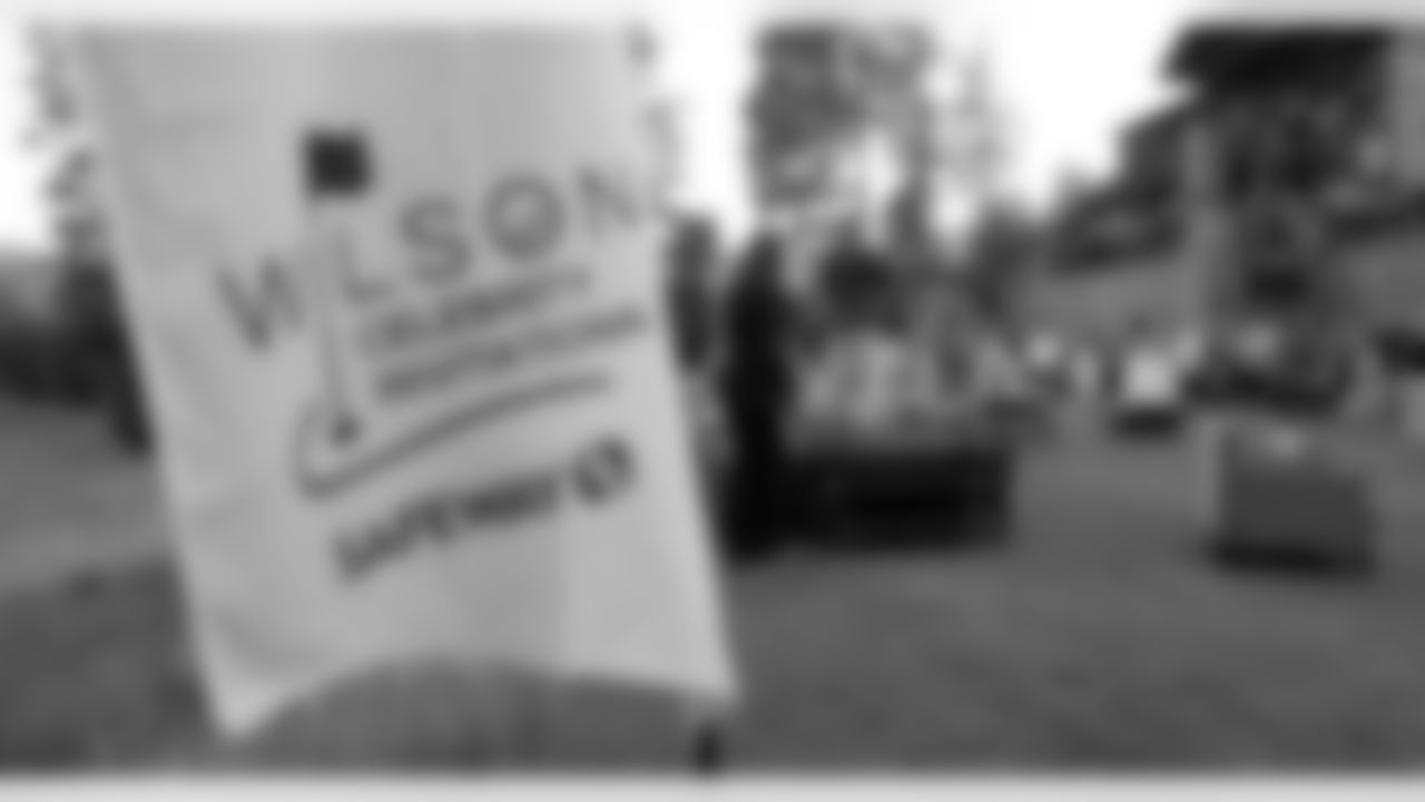 20210629_RUSSELL_WILSON_GOLF_CT300313