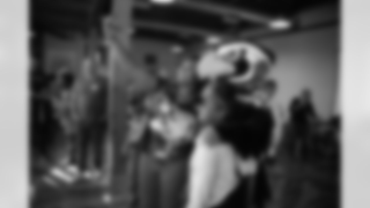 10.8.22_Weintrob_A7IV_Seahawks_Y-WETechLibraryEvent_012