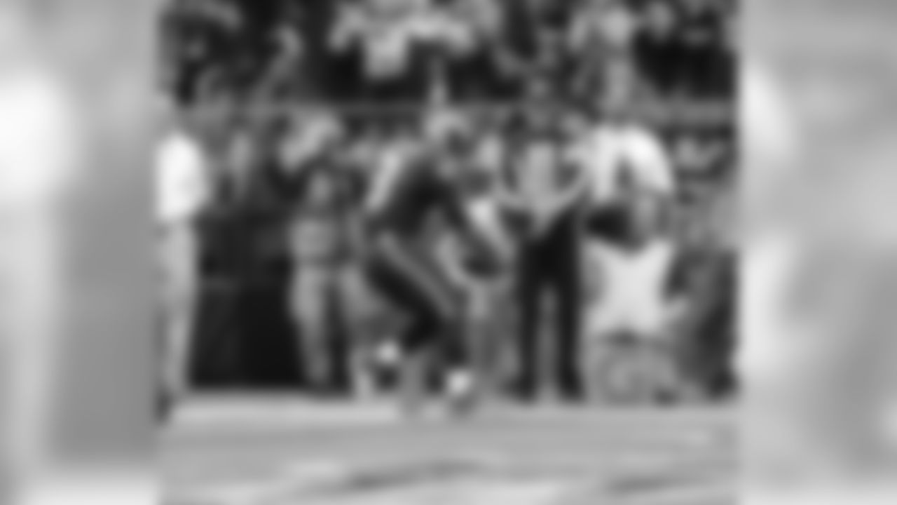 russellwilson_running-19.jpg