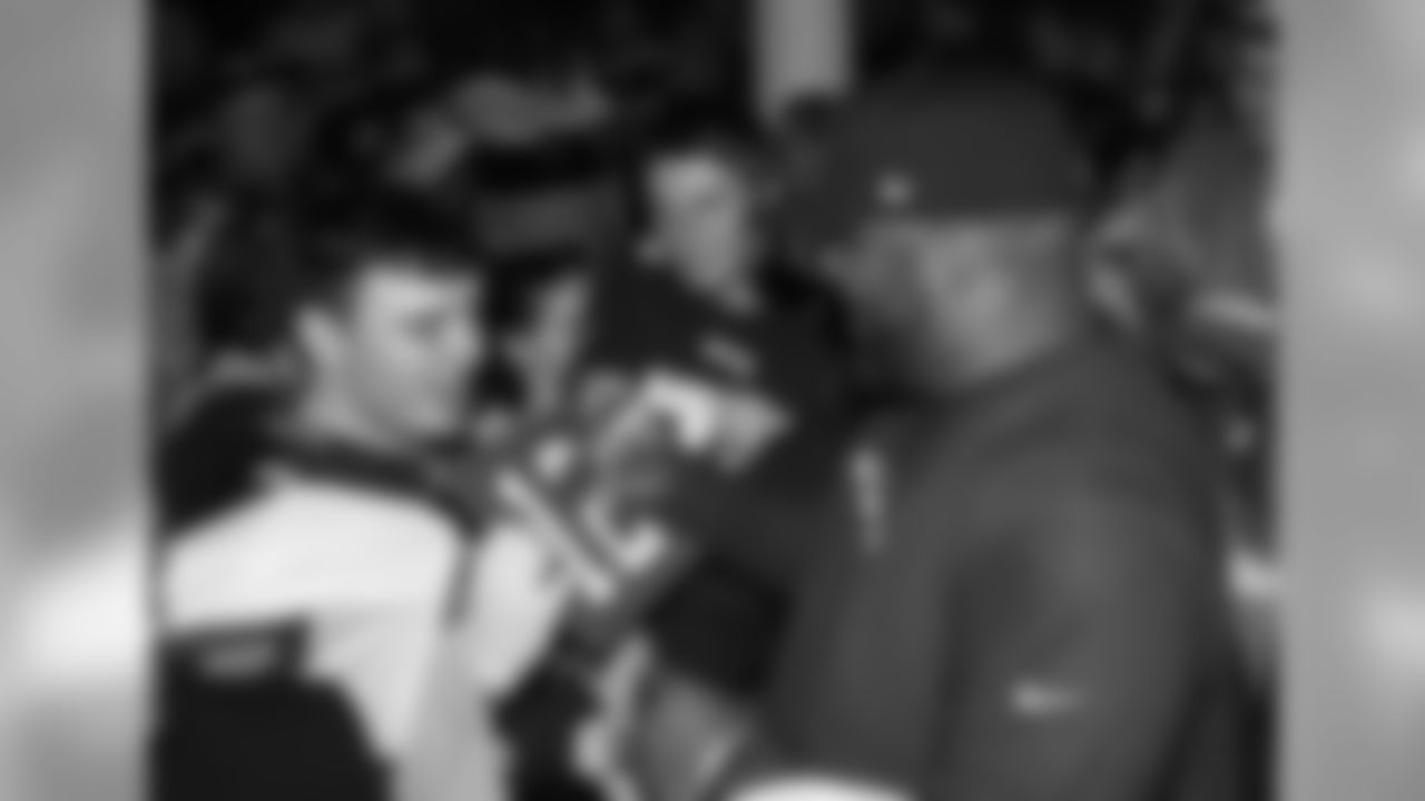 Seahawks_Fan_Rally_mi_191012_06