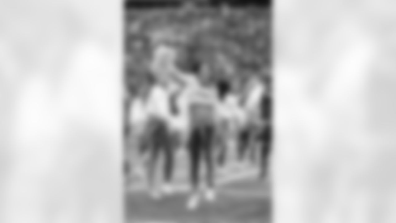 20230101_NYJvsSEA_Dancers_POTTER-2095