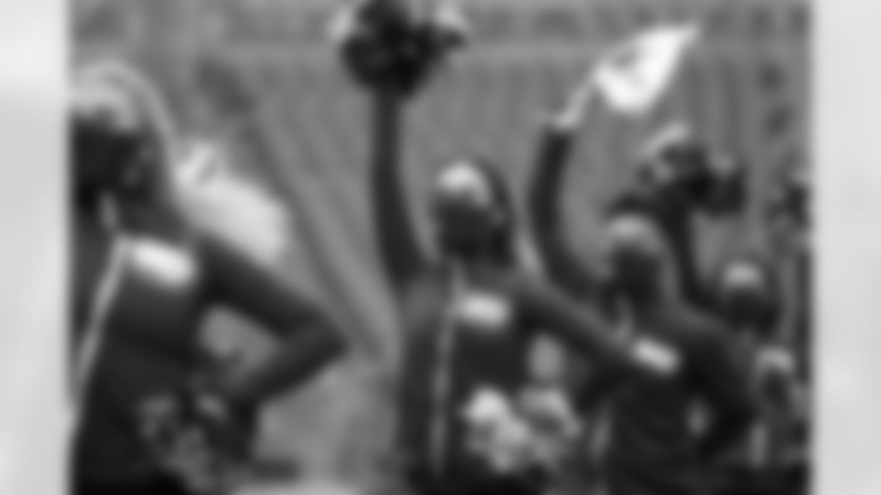 20211115_AZvsSEA_Dancers_SP-0720