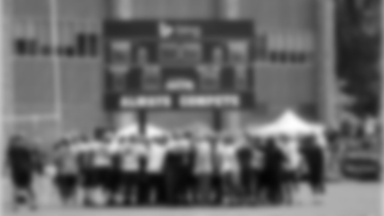 cst_ek2v0590_0.jpg