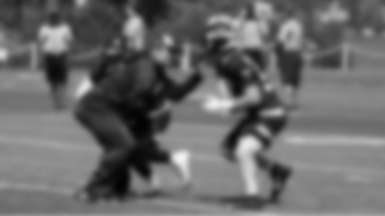 LB Coach John Glenn