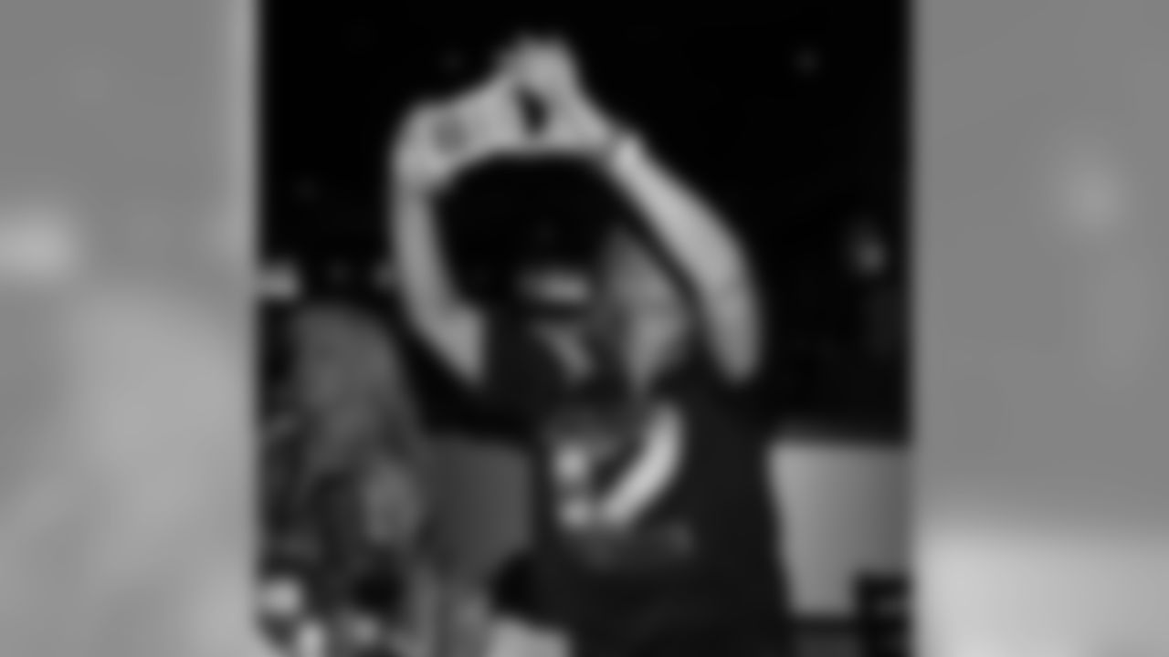 cst_ek2v0111_0.jpg