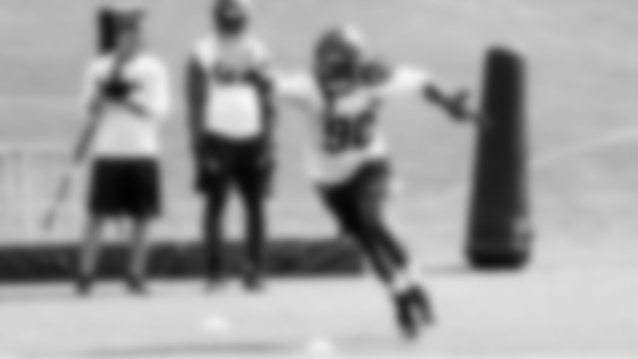 DE Jadeveon Clowney