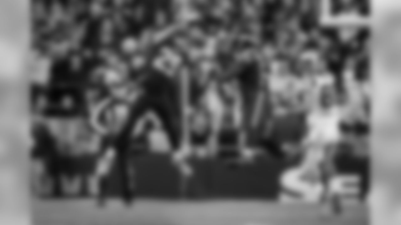 Seattle's Earl Thomas gets a perfect break on a ball and nearly intercepts it before colliding with teammate Kam Chancellor. Thomas suffered a leg injury on the play.