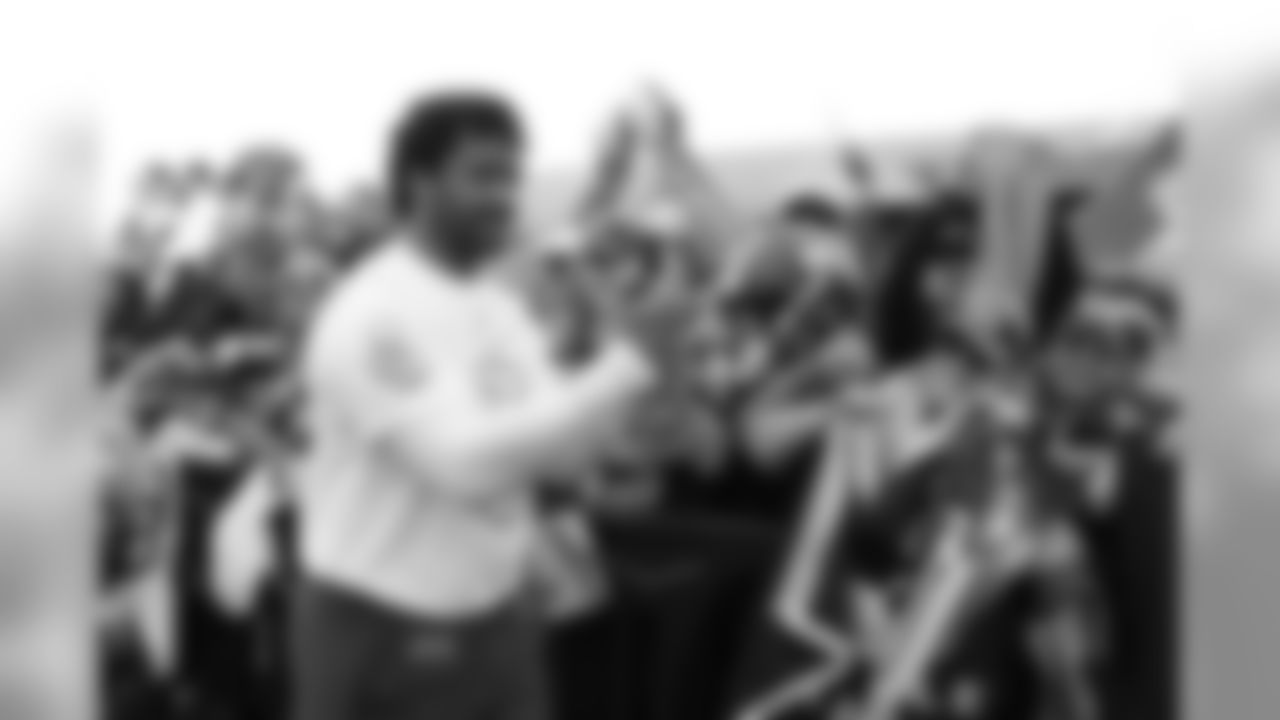 Seattle Seahawks quarterback Russell Wilson (3) interacts with fans after the NFC practice for the 2020 NFL Pro Bowl football game, Thursday, Jan. 23, 2020 in Orlando, Fla. (Cooper Neill/NFL)