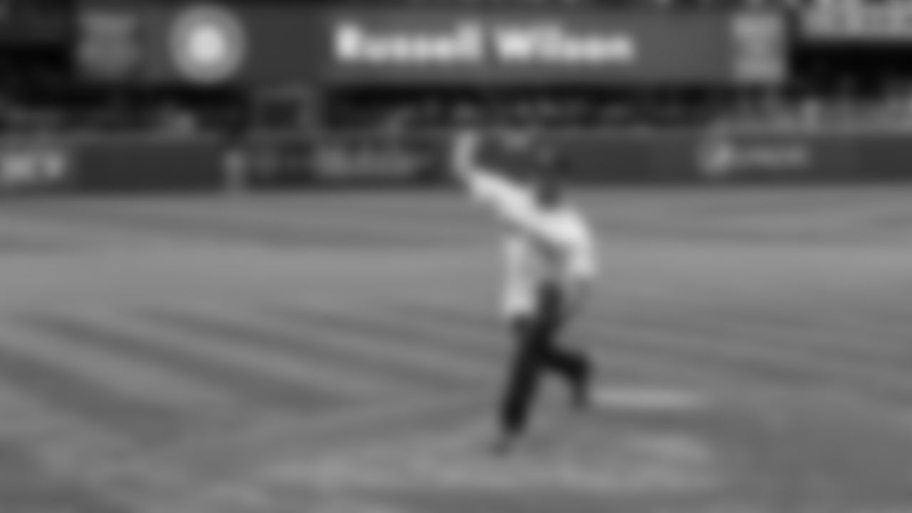 Mariners-First-Pitches-20130607_18-05-04_060713_166 BVH