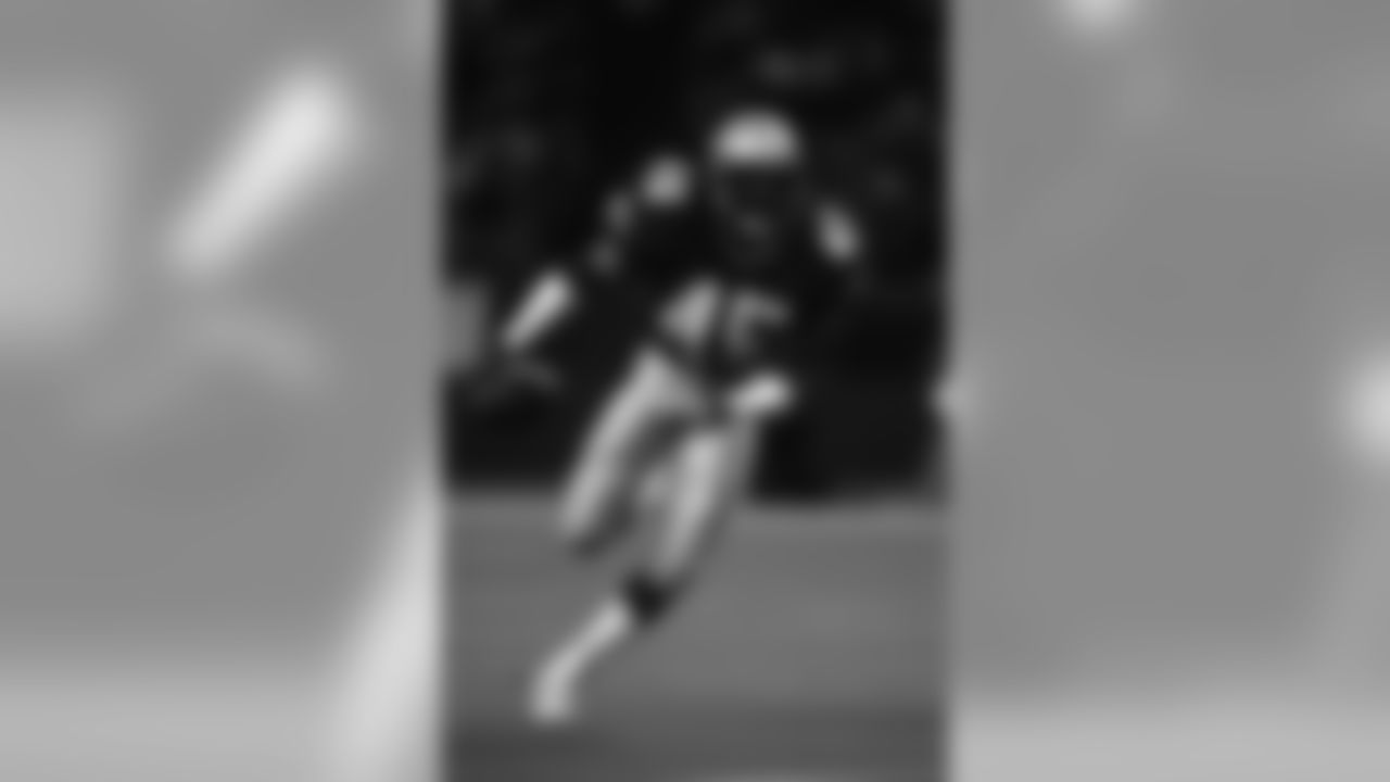 cst_easley_kenny_full_body_punt_return_kingdome.jpg