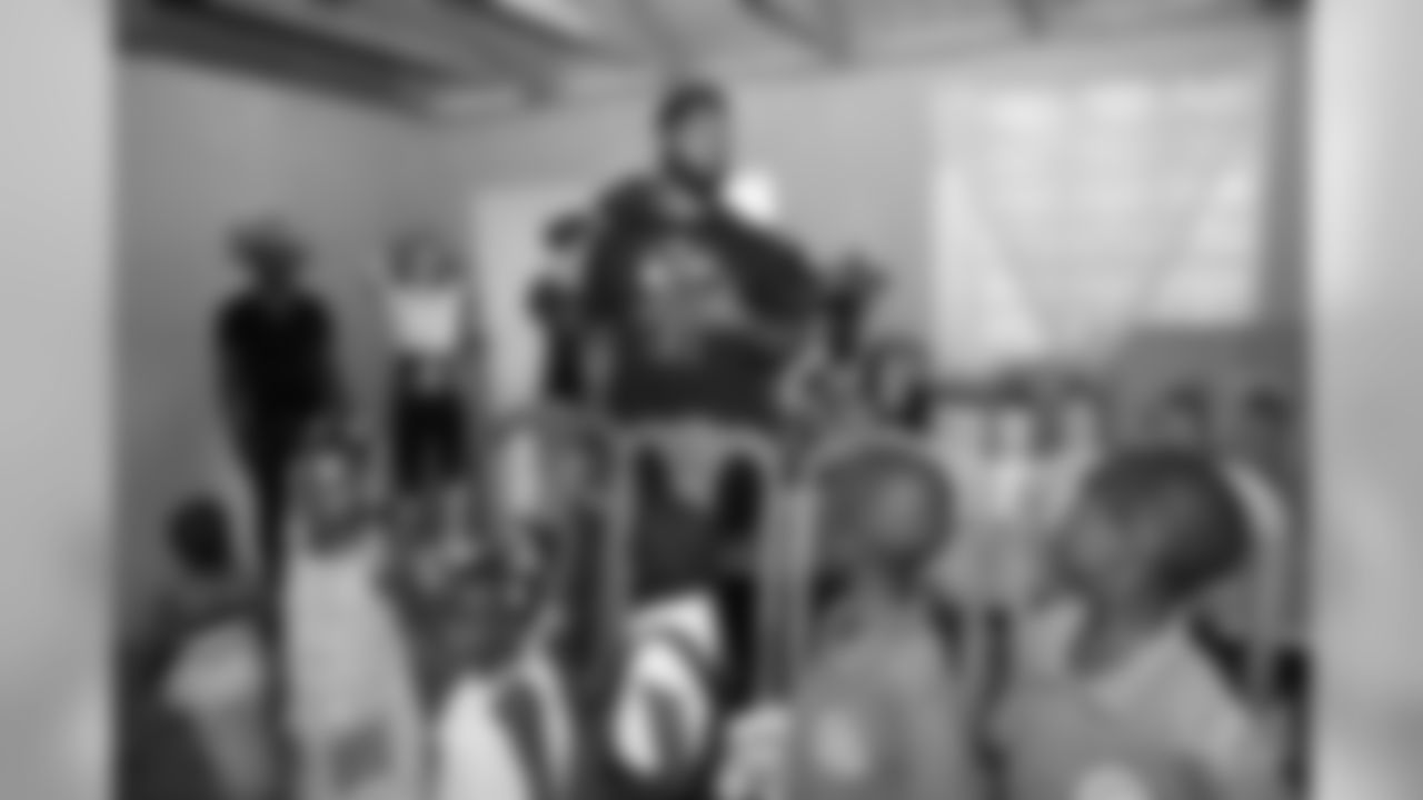 avril_haiti_orphanage_1207.jpg