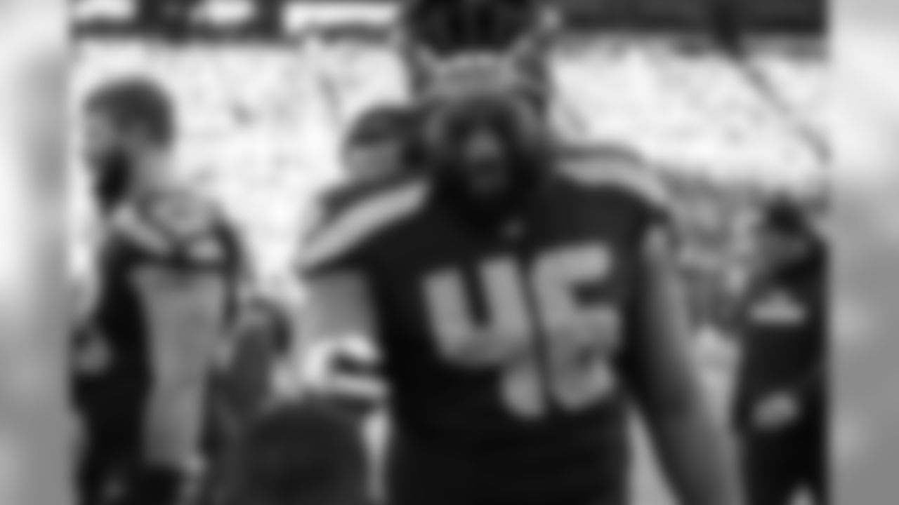 hawks_niners_2015-1336_0.jpg