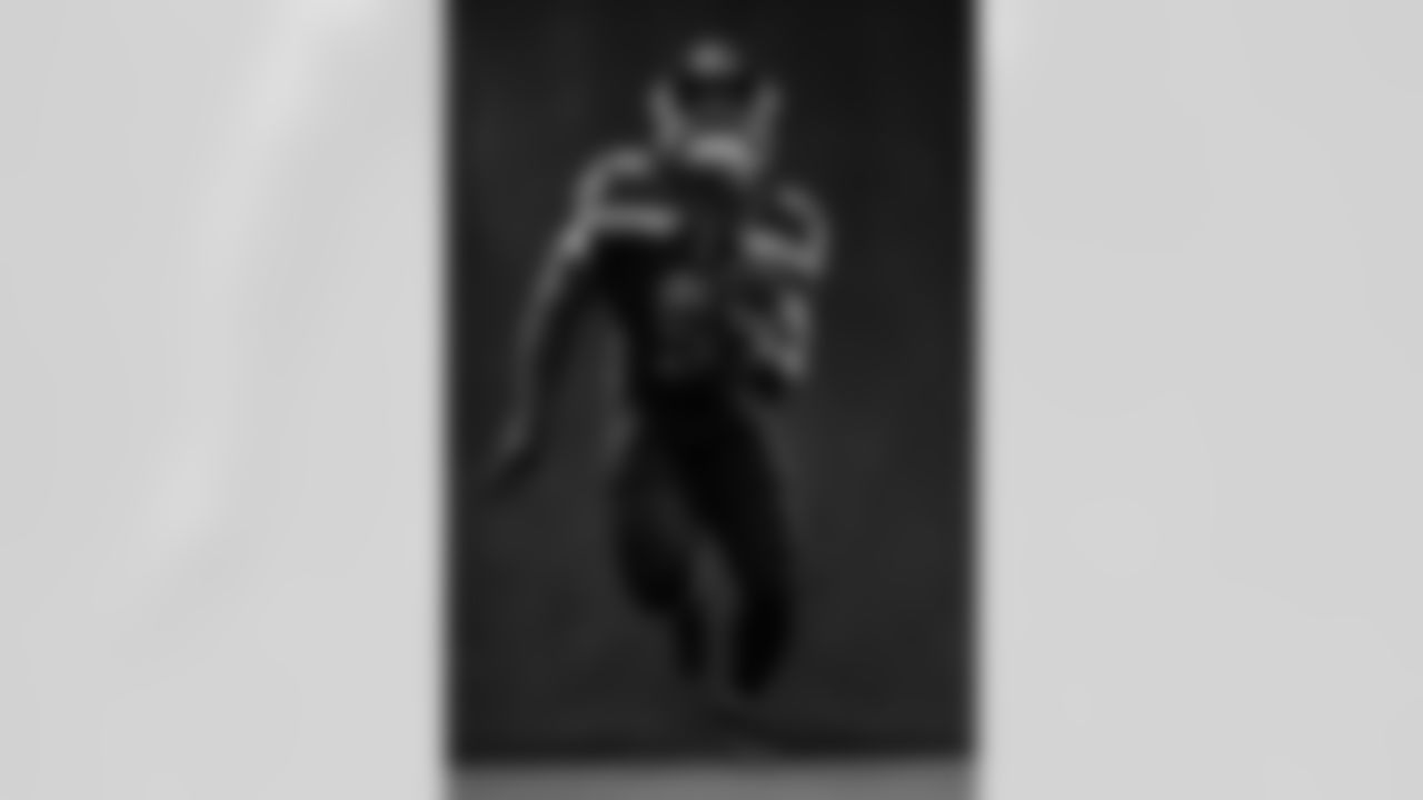 Seattle Seahawks running back Kenneth Walker III (9) poses for a portrait during the NFLPA Rookie Premiere on Saturday May 21, 2022 Los Angeles. (Ryan Kang/NFL)