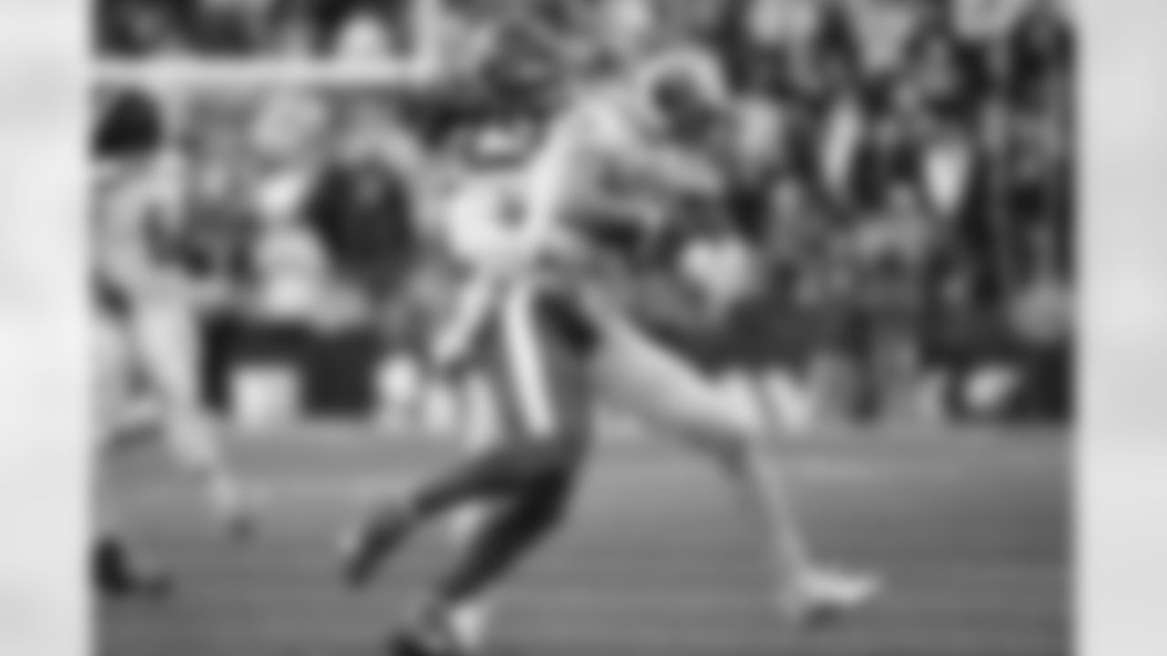 Some of the best photos of Seahawks cornerback Sidney Jones IV from the 2021 season.