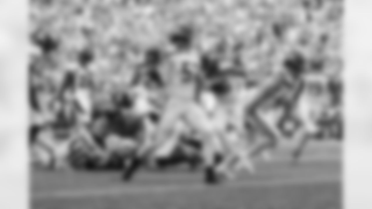 Seahawks-Top-Shots-Cody-Barton-20220913_00-39-26_8141