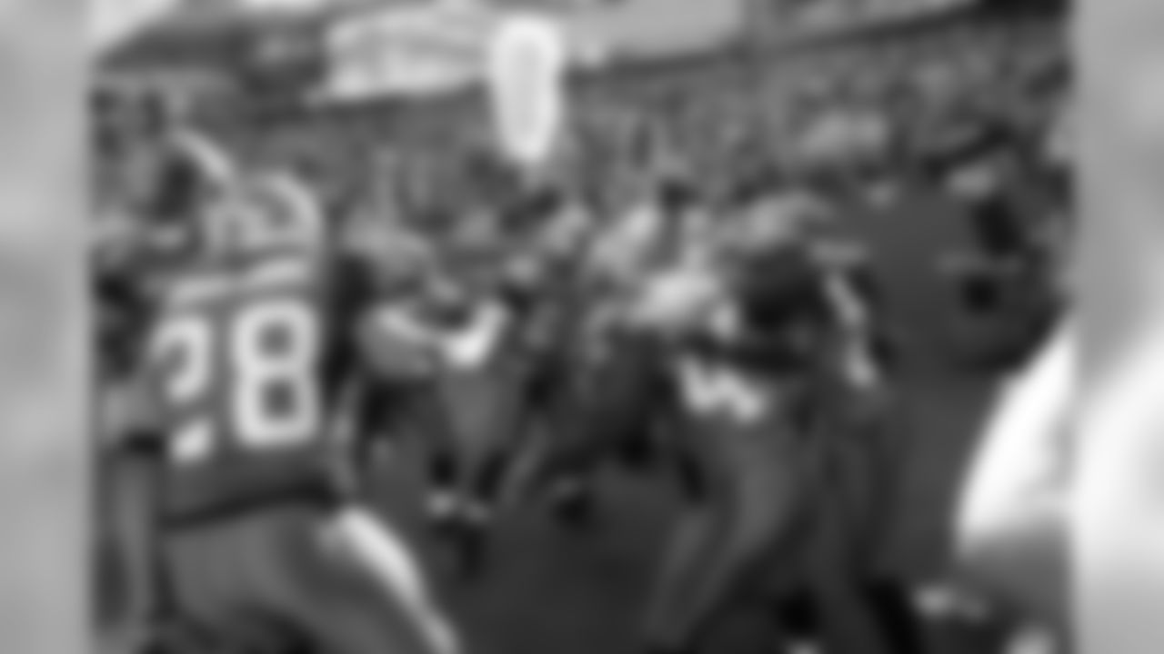 Seattle Seahawks players gather before taking the field against the Minnesota Vikings Sunday, Oct. 22, 2006 at Qwest Field in Seattle. (AP Photo/Ted S. Warren)