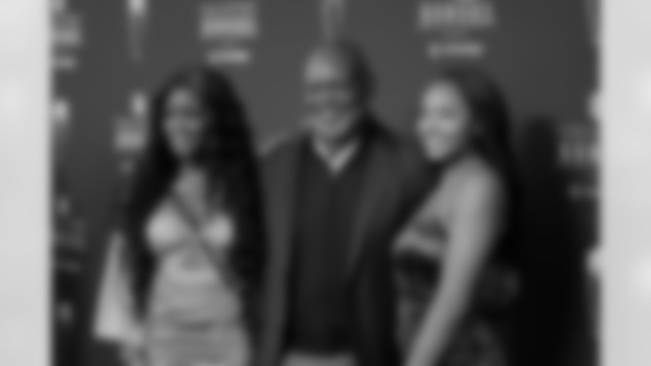 NFL Hall of Famer Emmitt Smith and family at the 2022 NFL Honors, Thursday, Feb. 10, 2022, in Inglewood, Calif. (Cooper Neill/NFL)