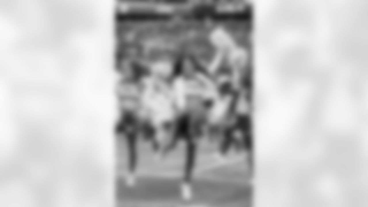 20230101_NYJvsSEA_Dancers_POTTER-2101