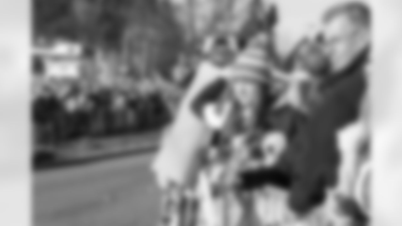 tempseahawksendoff_2014_bradpuet-2007.jpg