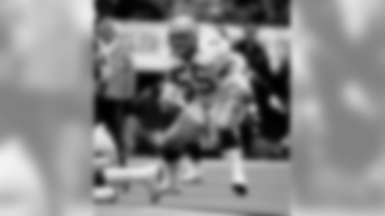 Seattle Seahawks linebacker Brian Bosworth (55) in action during a 13 - 9 loss to the Pittsburgh Steelers on December 6, 1987 at The Kingdome in Seattle, Washington. (AP Photo / Al Messerschmidt)