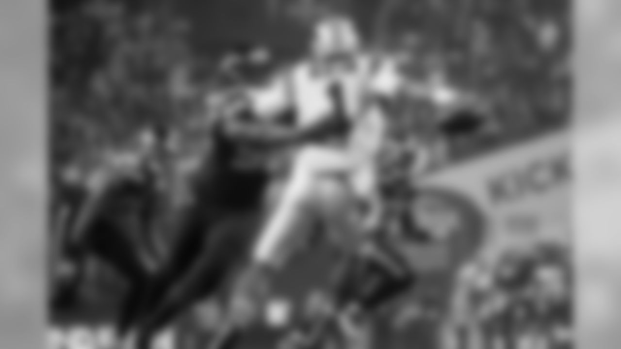 The Seahawks defense brought early pressure against Carolina, with linebacker Cliff Avril chasing Panthers quarterback Cam Newton out of the pocket and nearly sacking him on this play.
