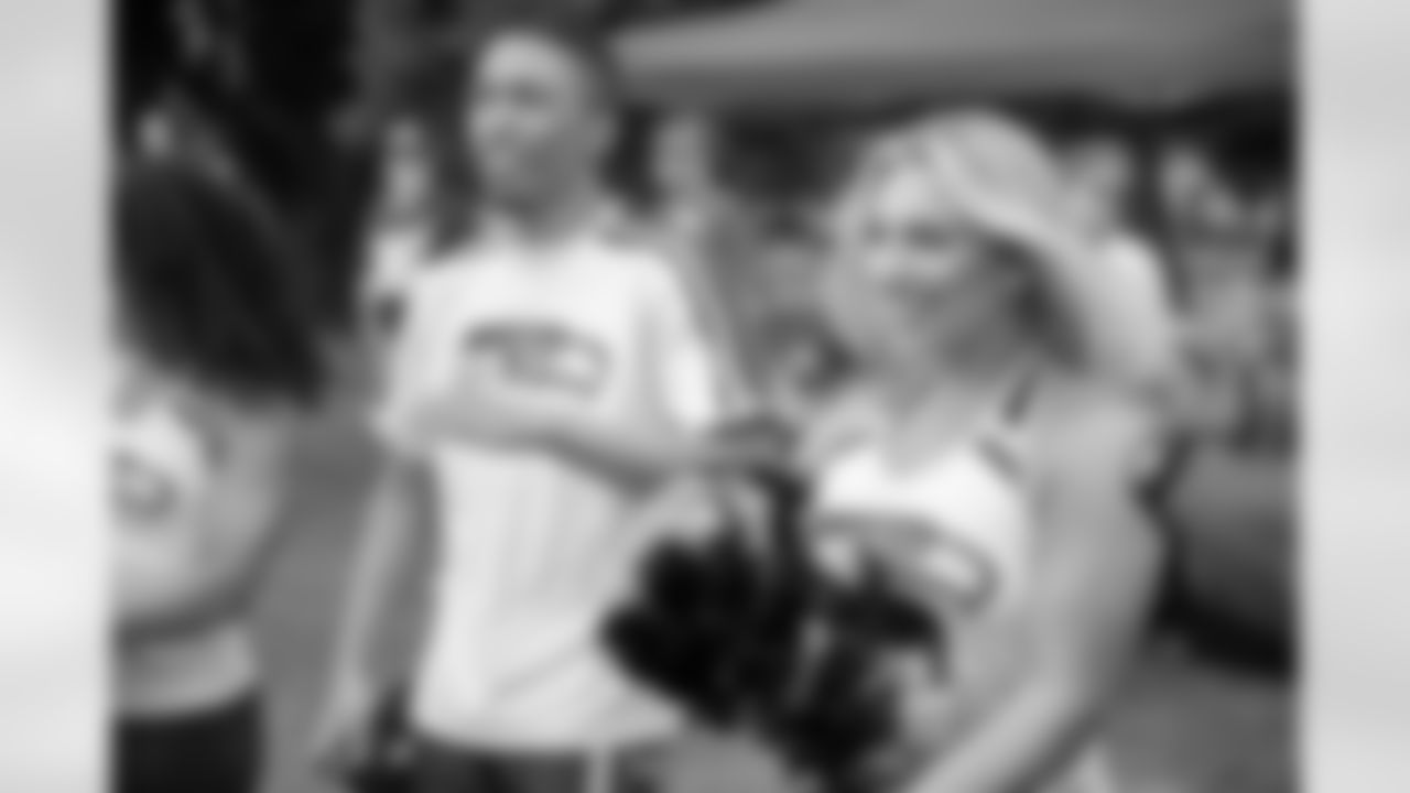 Seahawks-12-Tour-20220617_12-44-42_3693