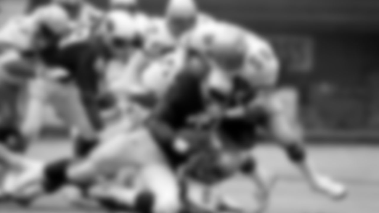 ThroughTheYears_Cardinals-1983Seahawks 1983 Cardinals St Louis away153 cropped