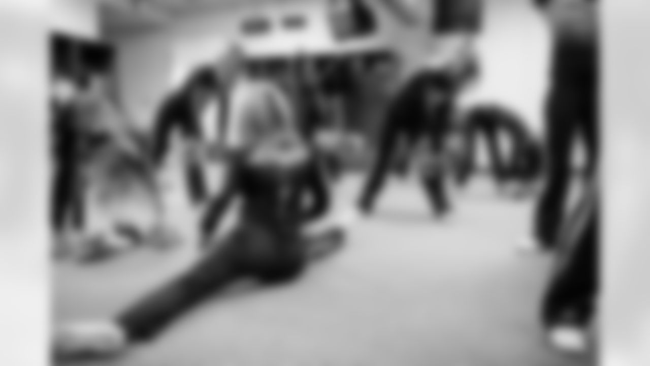 temp20150118_Seahawks_SeaGals_JHG-3.jpg