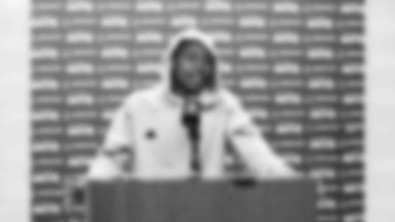 Seahawks-Lions-Postgame-Celebration-20230918_05-00-40_6968