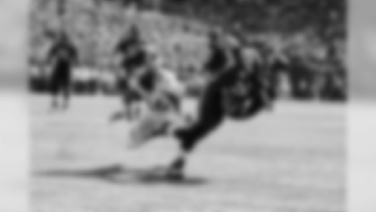 russellwilson_running-7.jpg