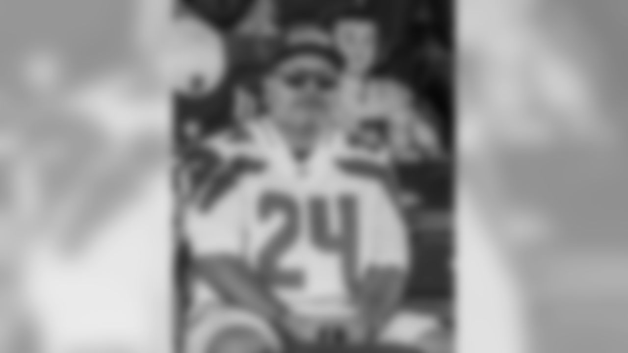 170125_pro_bowl_nfc_fans_day_one-5.jpg
