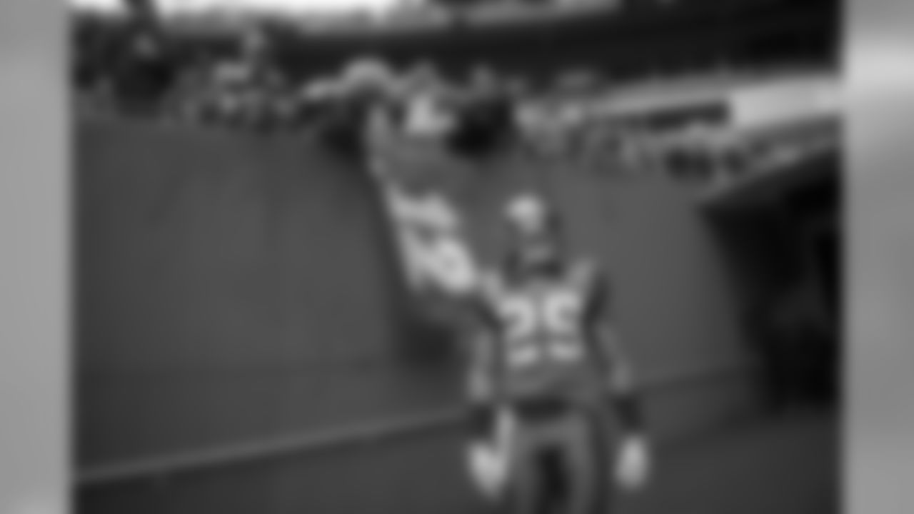 20111030_SEAHAWKS_CINCY_2006