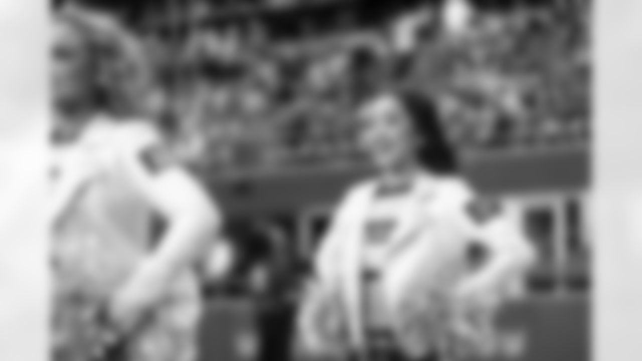 20230101_NYJvsSEA_Dancers_POTTER-1784