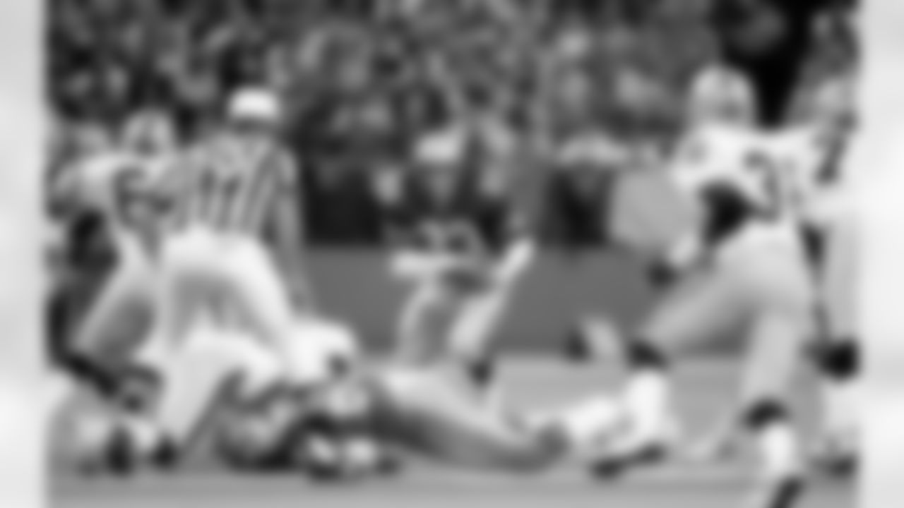 19841222_RAIDERS_WILD CARD_TREWIN_075