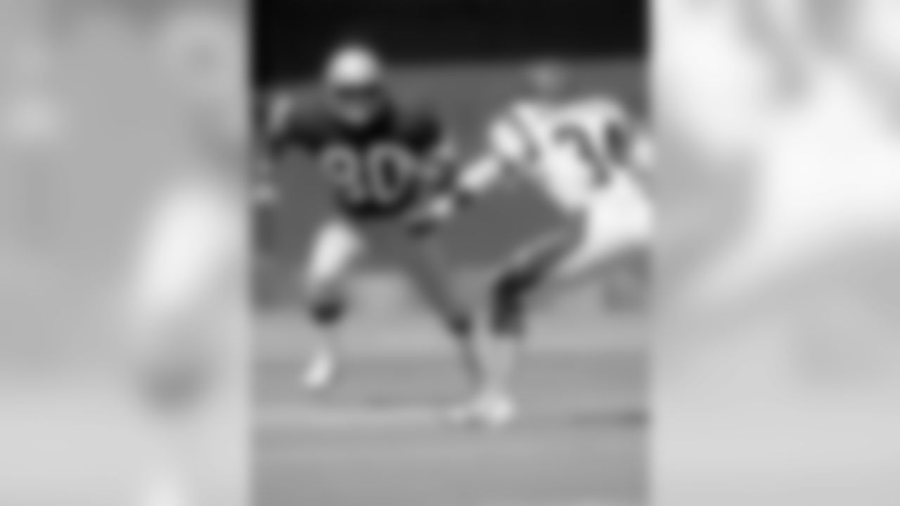 Seattle Seahawks wide receiver Steve Largent (80) is seen in action against Cincinnati Bengals cornerback Louis Breeden (34) during an NFL game Sept. 6, 1981, Cincinnati. (Tony Tomsic via AP)