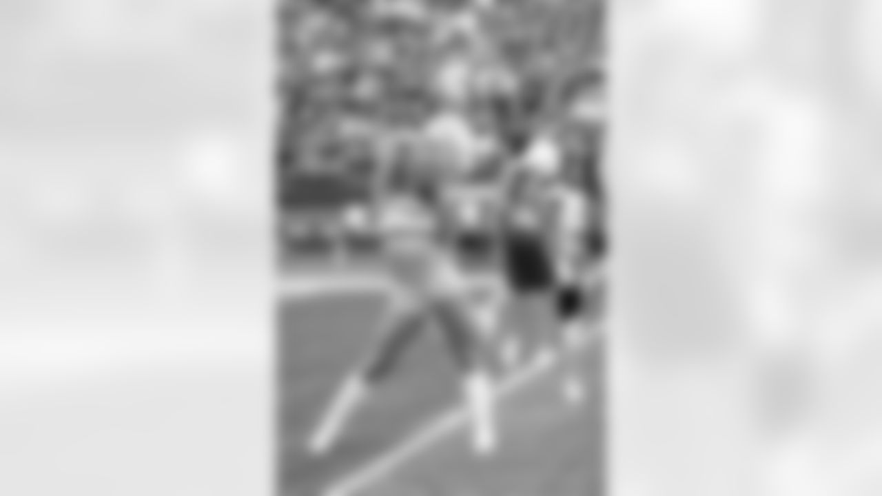 20220818_CHIvsSEA_SEA_DANCERS_SP-7594