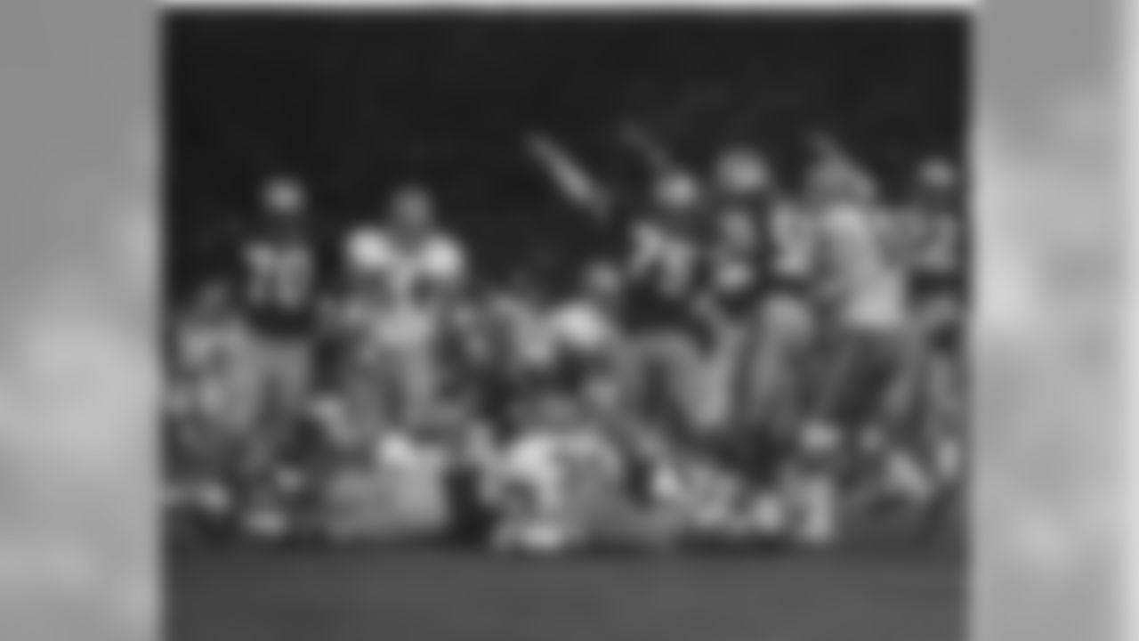 1977_gameaction011.jpg