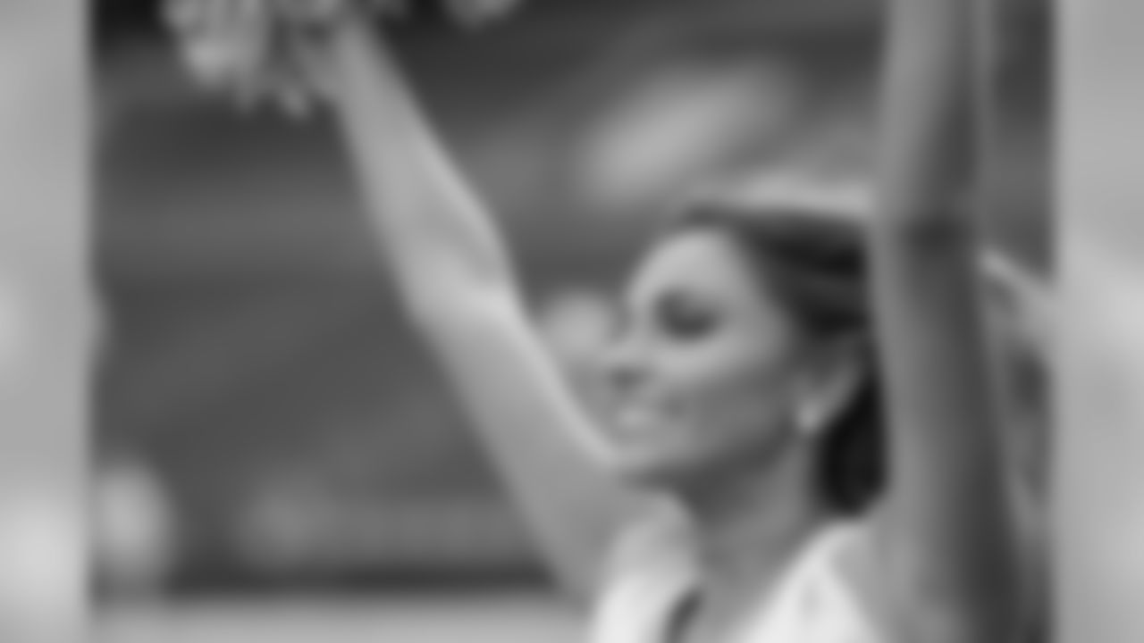 20171001_seagals_colts_janegphoto-11_0.jpg