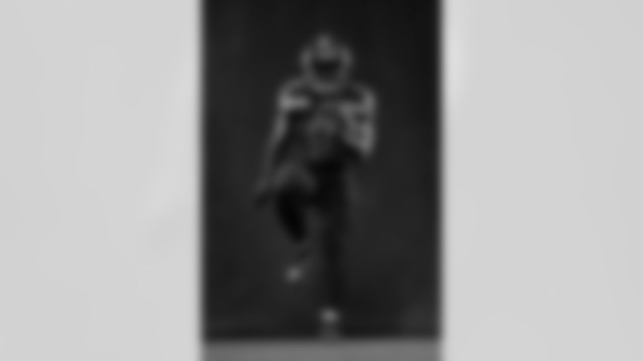 Seattle Seahawks running back Kenneth Walker III (9) poses for a portrait during the NFLPA Rookie Premiere on Saturday May 21, 2022 Los Angeles. (Ryan Kang/NFL)