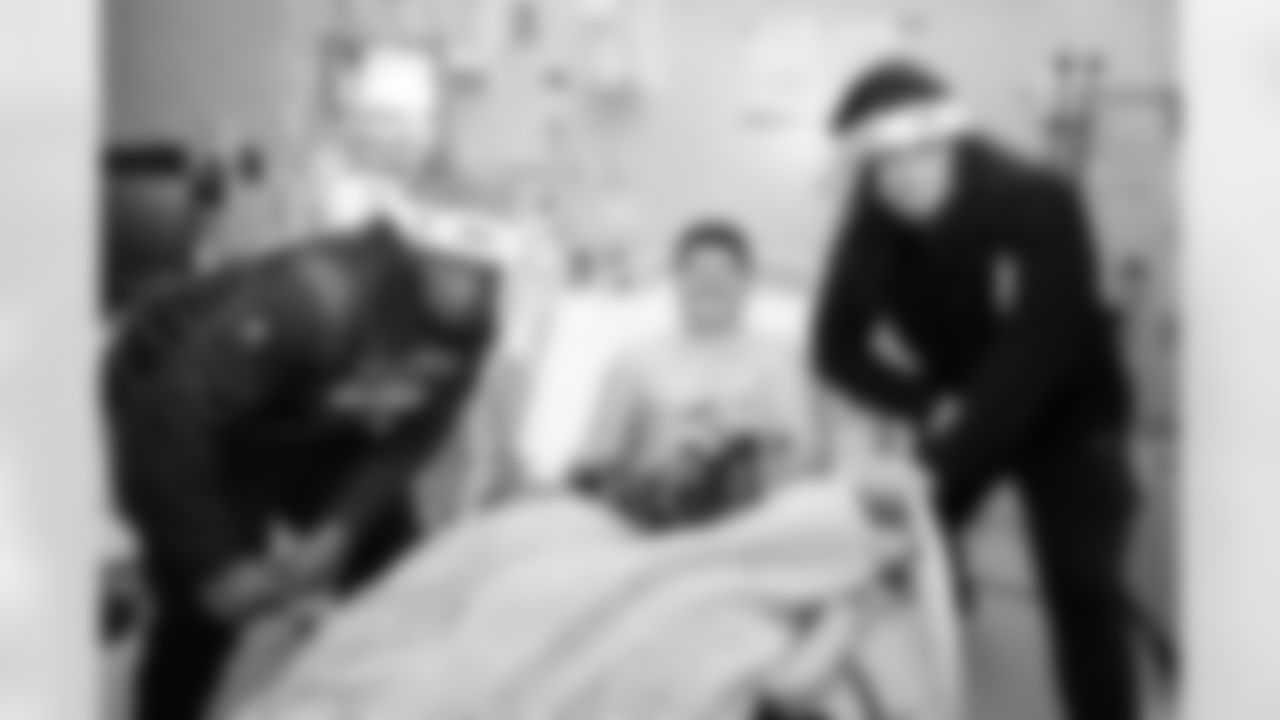 20221227_HOSPITAL_VISIT_MAR_RM1_1054