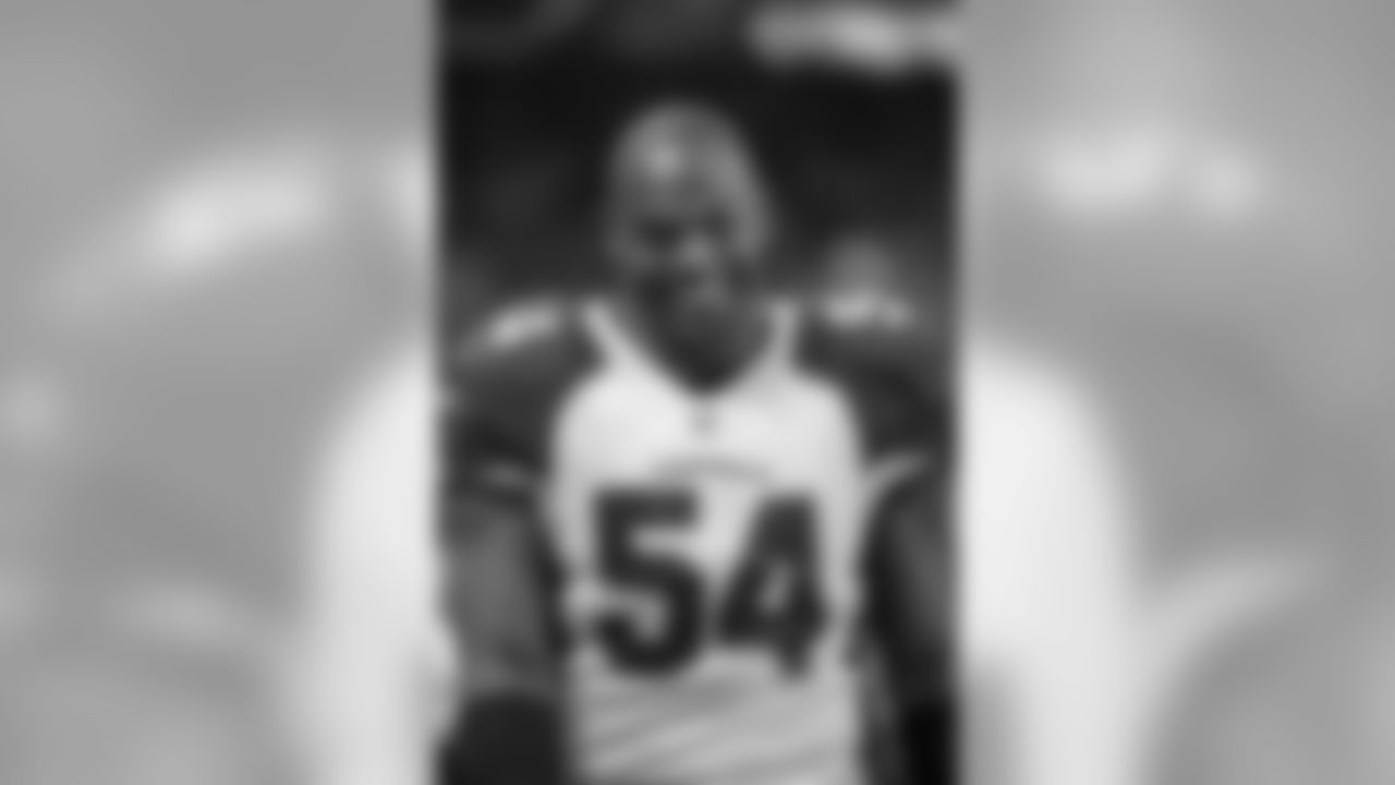 Arizona Cardinals linebacker Dwight Freeney looks on from the sidelines in action against the St. Louis Rams during an NFL football game on Sunday, Dec. 6, 2015 in St. Louis. The Cardinals won, 27-3. (G. Newman Lowrance via AP)