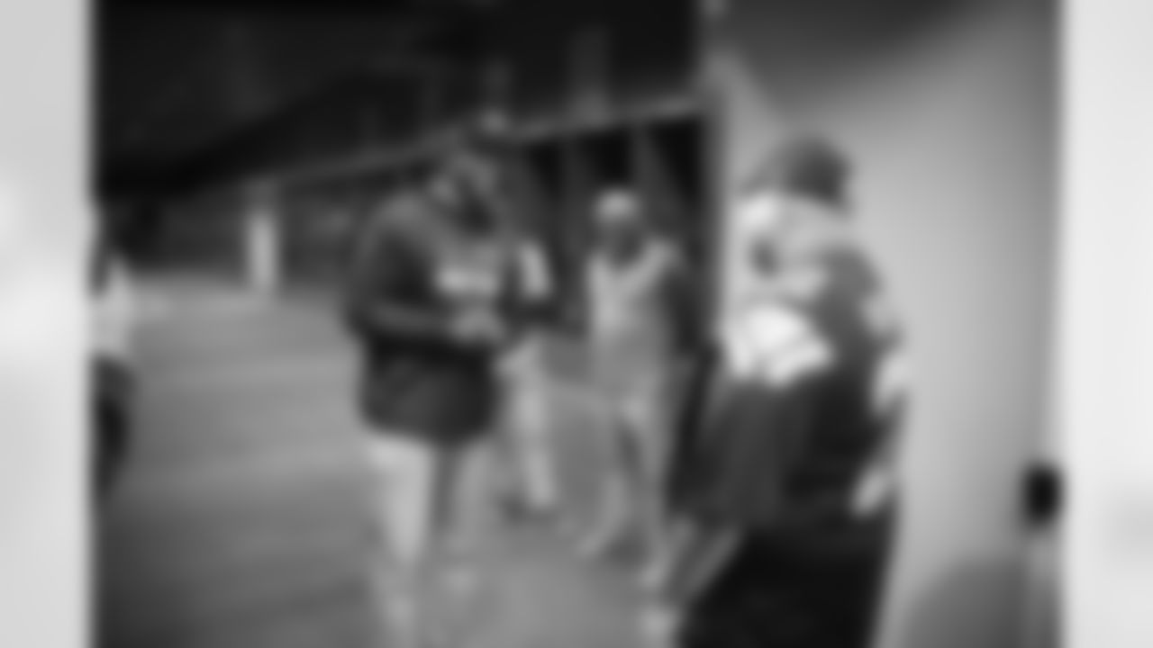 1.28.23_Weintrob_A74_Seahawks_FanOfTheYearVMACTour_0032