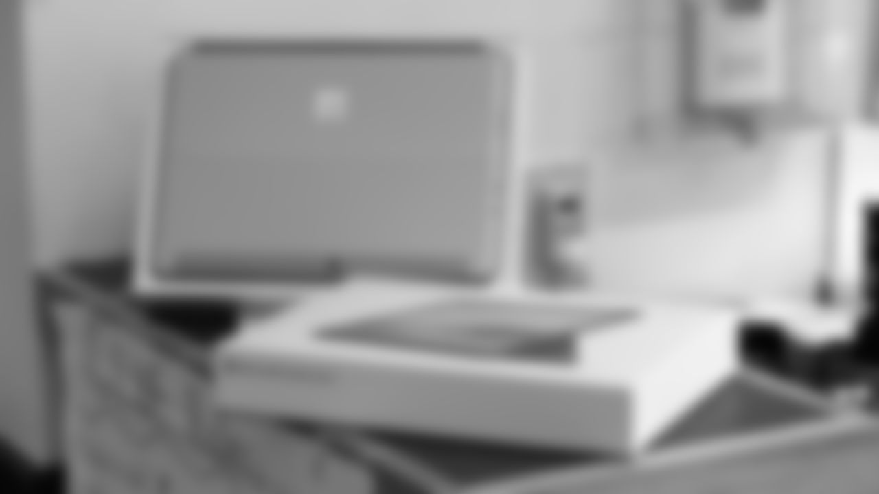 2020-10-23_SurfaceDelivery-1CT309028